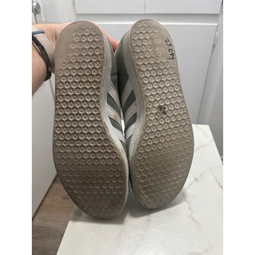 adidas Originals Women's Gazelle Shoes size 9.5 women’s 8.5 men’s - Picture 4 of 6